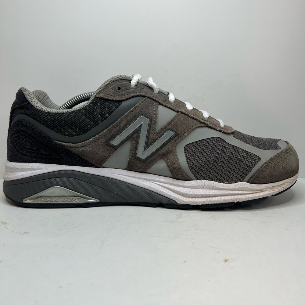 New Balance Shoes Lace Up Running Sneakers - Picture 4 of 14